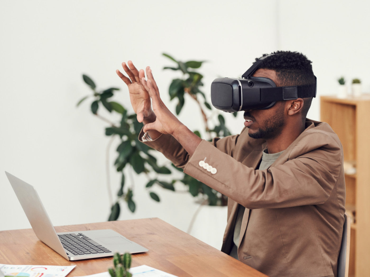 The Battle of Realities - VR vs. AR