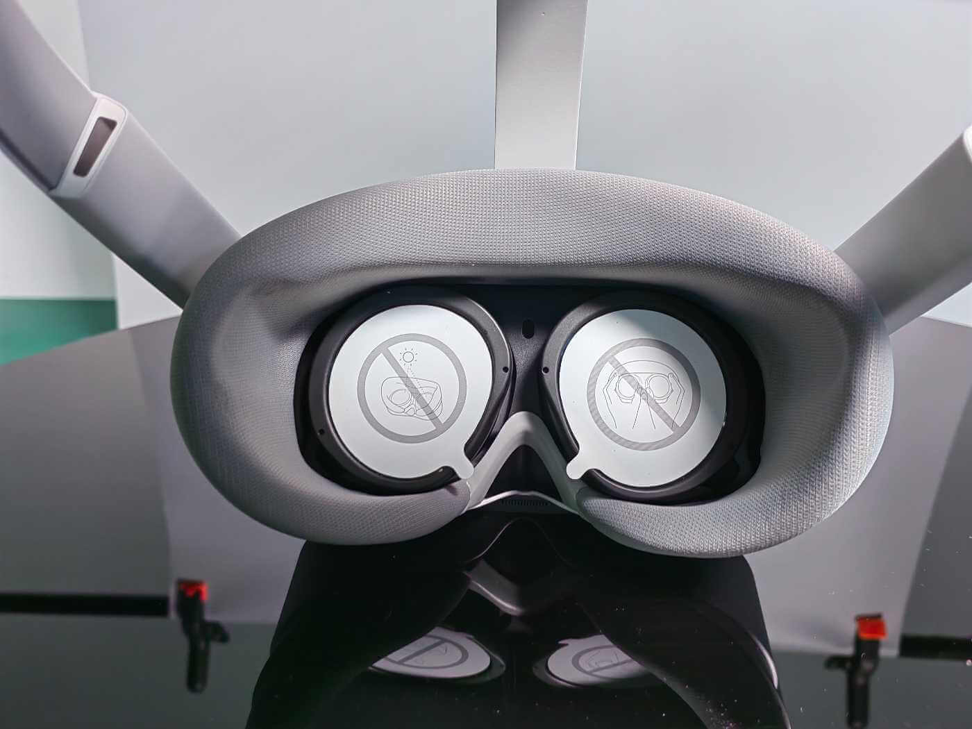 How to adjust the PD (Pupillary Distance) of Pico 4 VR headset? – ZyberVR