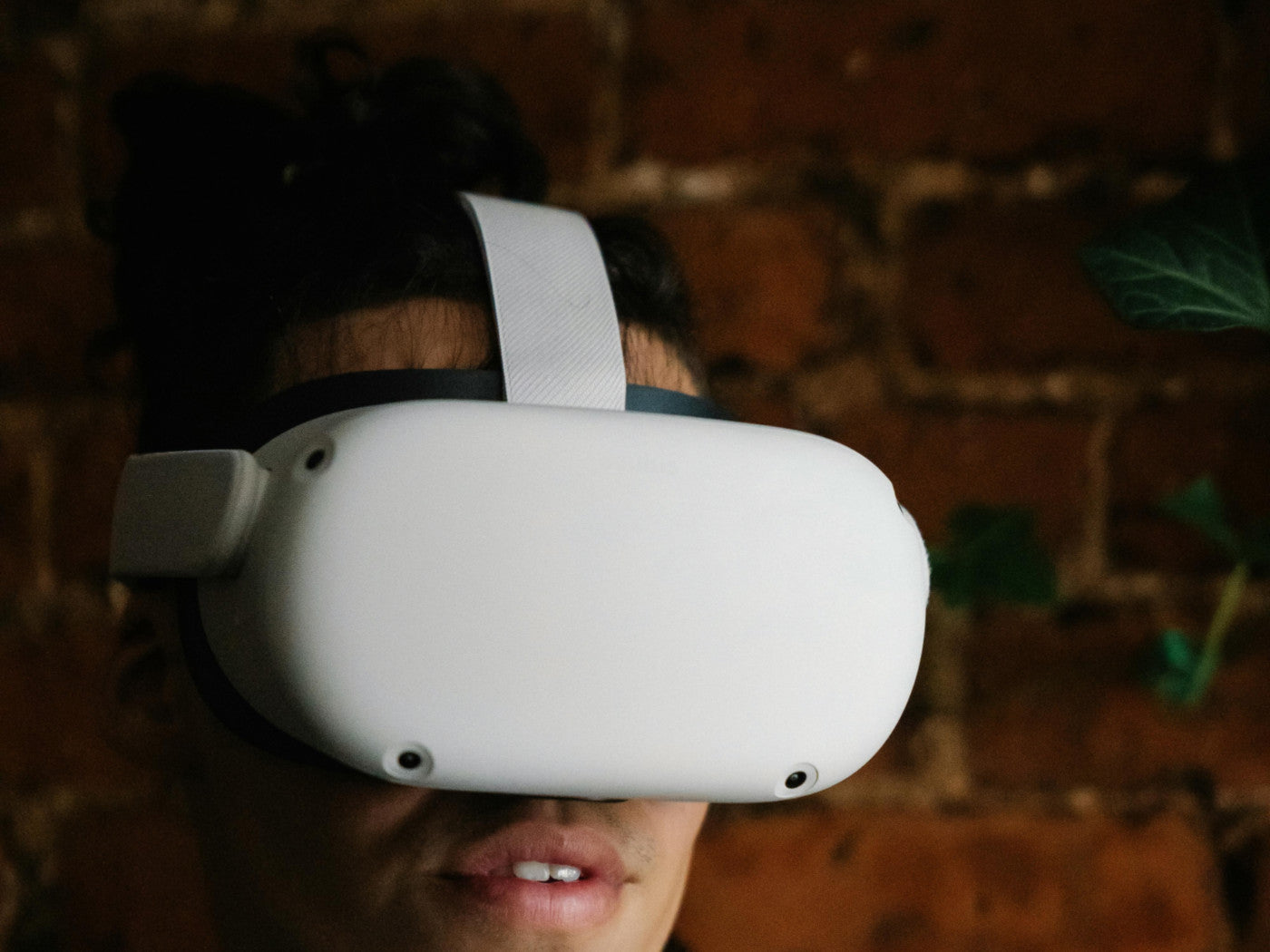 Why Do Meta Quest 2 Lenses Fog Up? ZyberVR