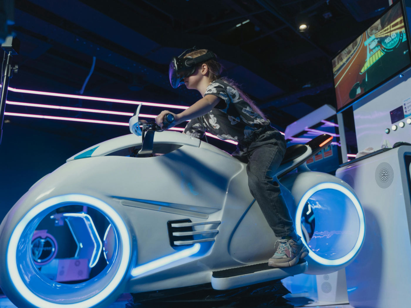 Must-Have Equipment And Accessories For The Ultimate VR Arcade Setup ...