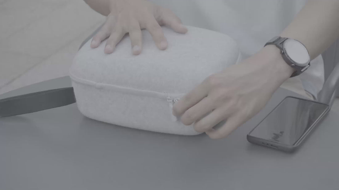 ZyberVR Hard Shell Felt Carrying Case for Quest 2